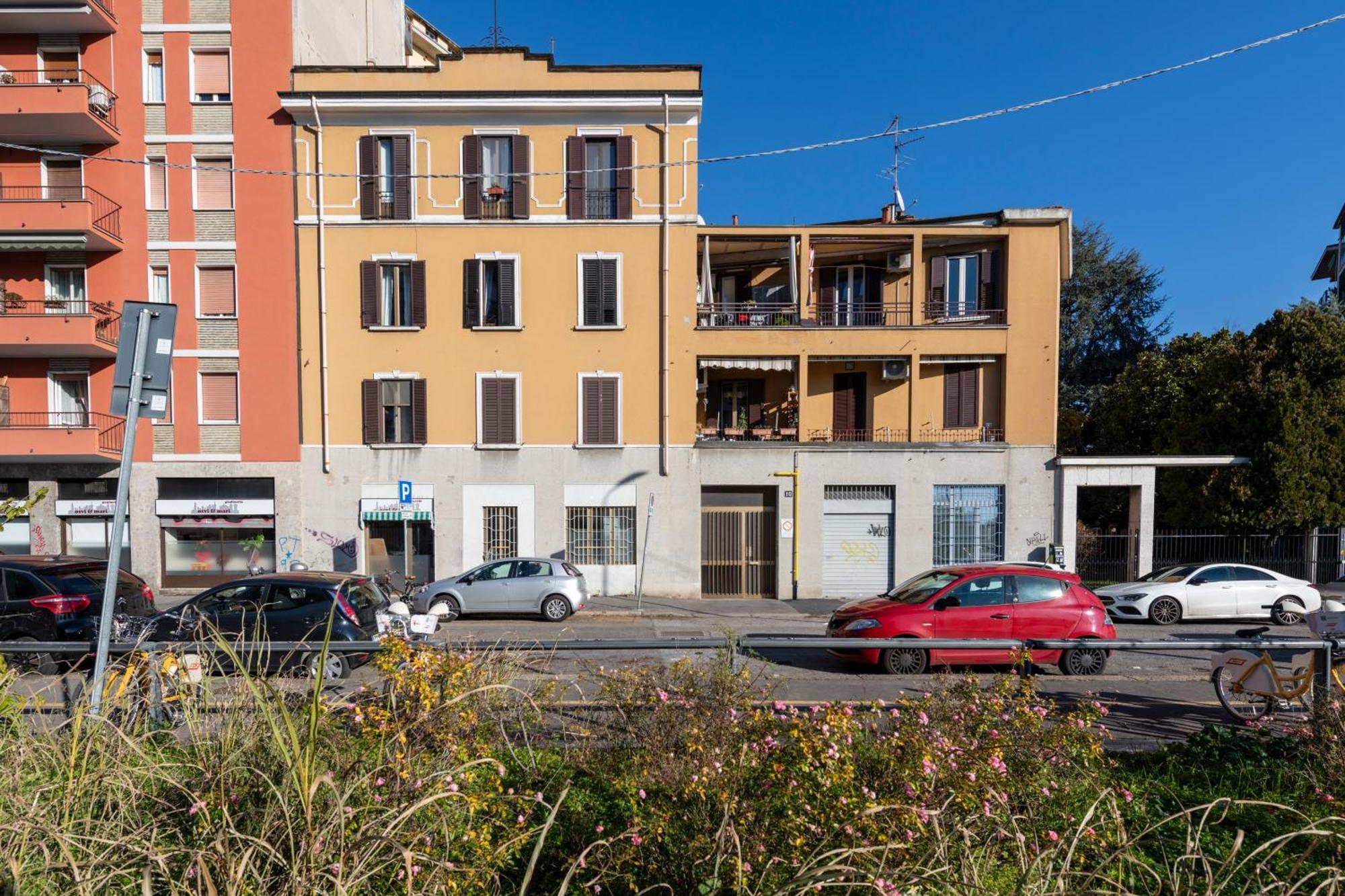 Maloja, 10 - Casa Maloja - Ampio Appartamento Милан Экстерьер фото